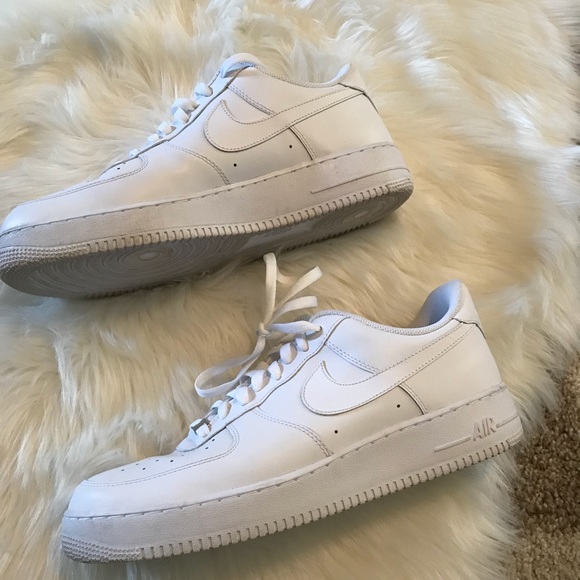 EUC White Low Top Air Force 1 Size 13 EUC White Low Top Air Force 1 Size 13